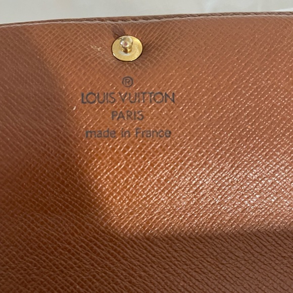 Louis Vuitton Signature Monogram Sarah Wallet - Picture 12 of 16